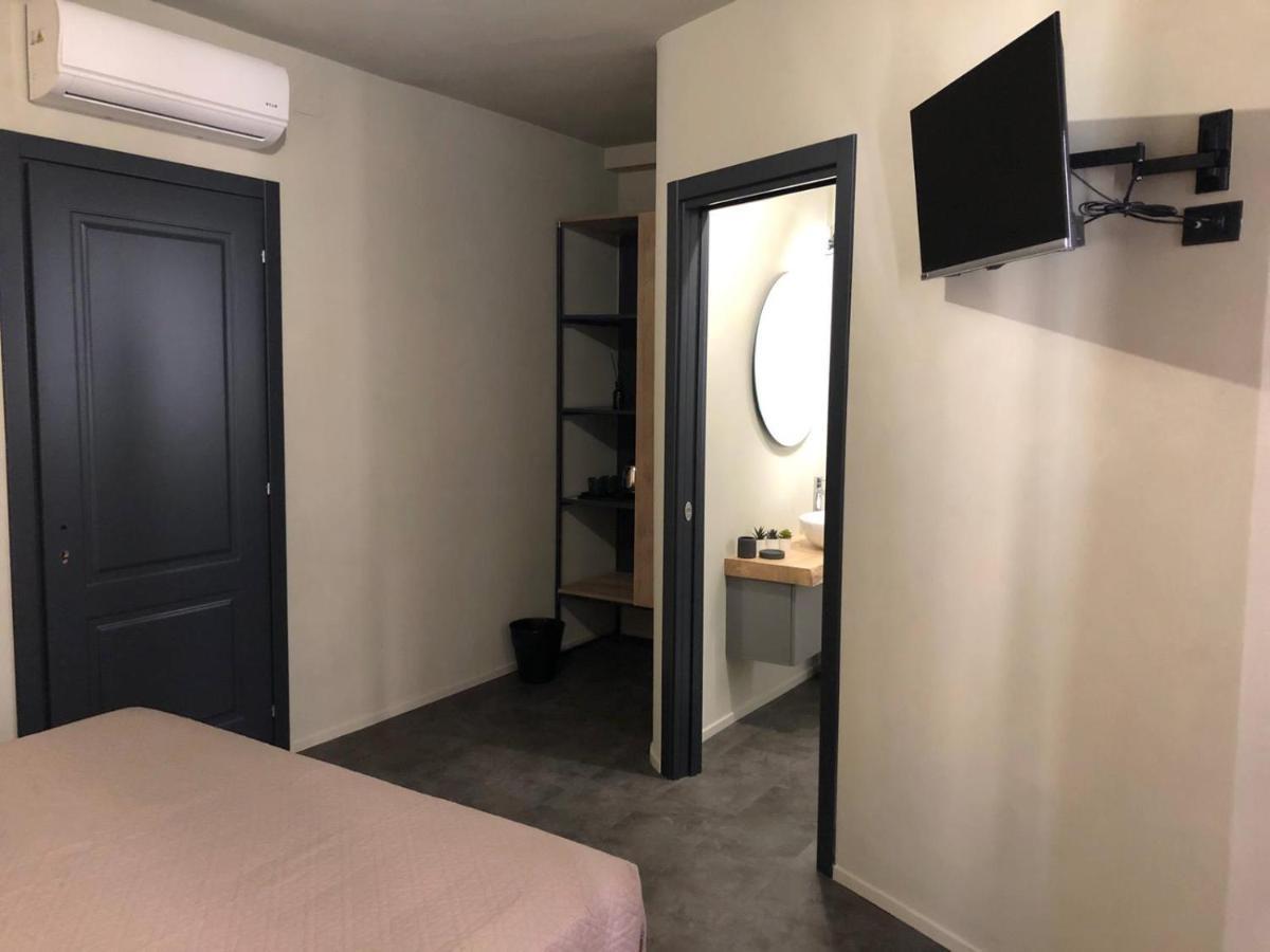 Battisti 56 Hotel ปอร์โต ซันเตลปีดิโอ ภายนอก รูปภาพ